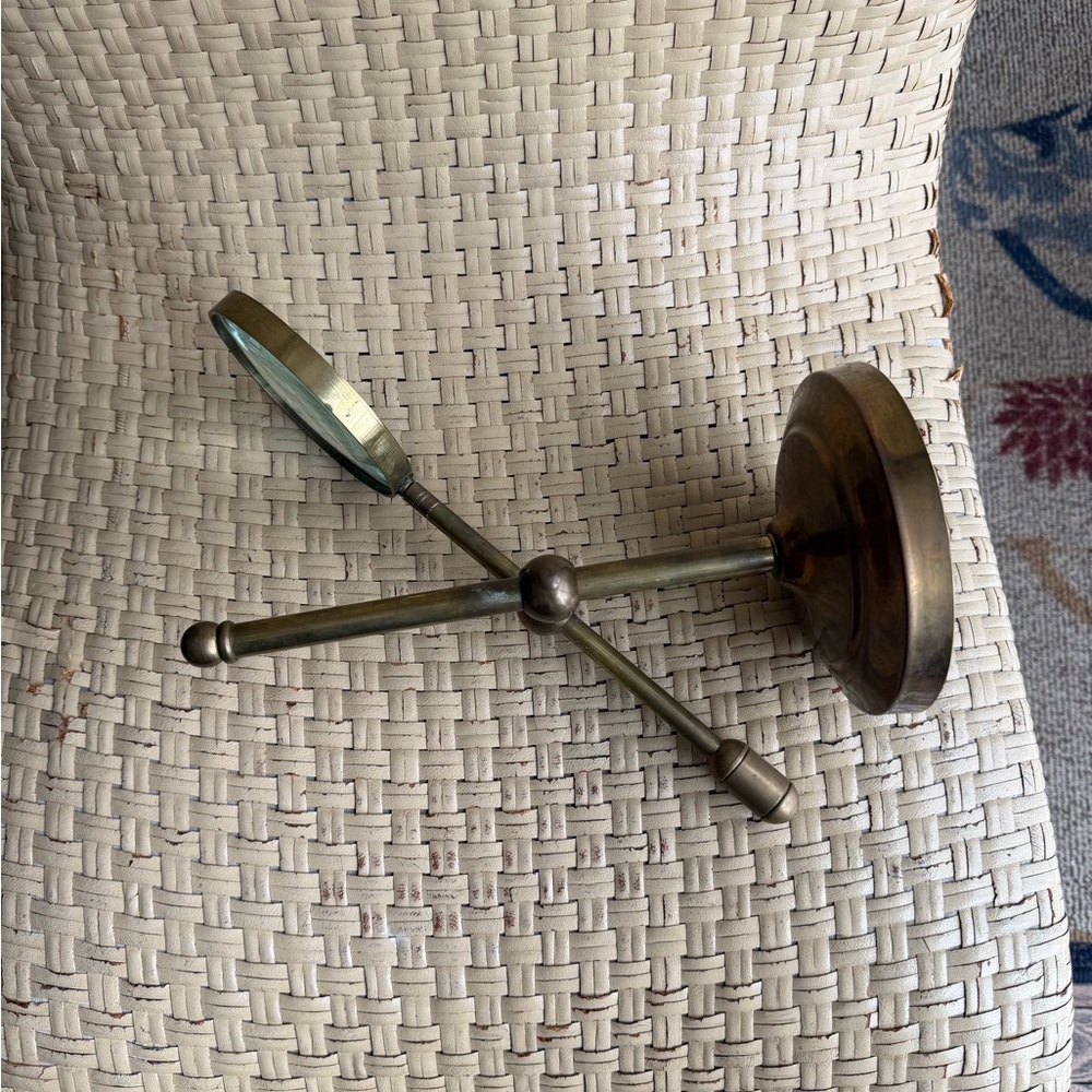 Antique Brass Magnifying Glass Stand Adjustable desktop decor - Picture 5 of 9